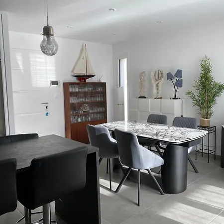 酒店 New Architect With Large Terrace And Patio 800 M From The Sea *