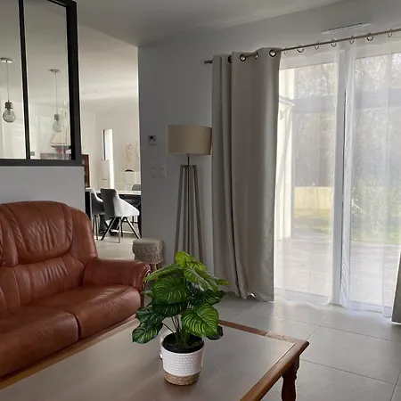 酒店 New Architect With Large Terrace And Patio 800 M From The Sea 福克斯索梅尔